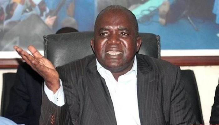 Oumar Sarr speaking at a political event