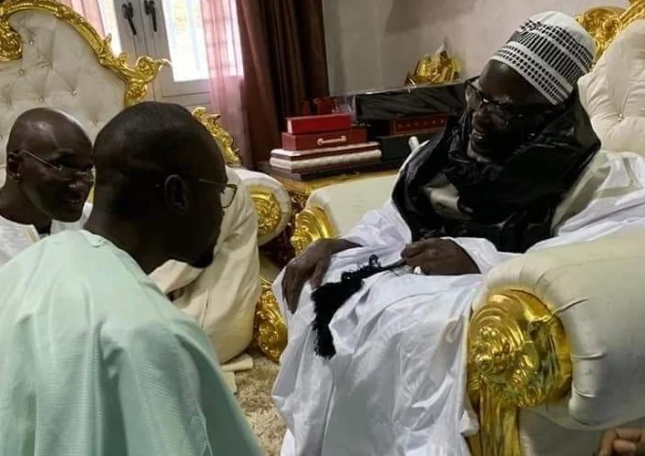 Ousmane Sonko reçu par le Khalife général des Mourides, Serigne Mountakha Mbacké (photos)