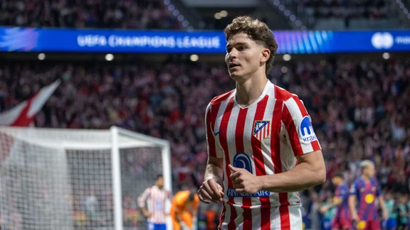 Julian Alvarez playing for Atlético Madrid