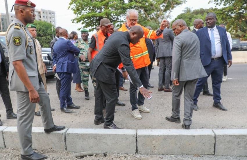 President inspecting coastal development