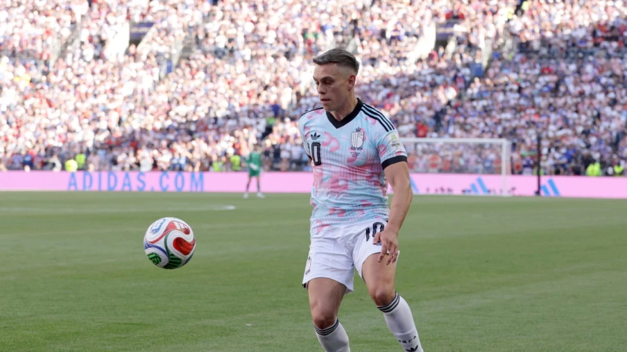 Leandro Trossard completes transfer to Besiktas