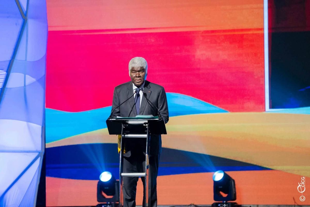 Prime Minister Robert Beugré Mambé addressing investors in Abidjan
